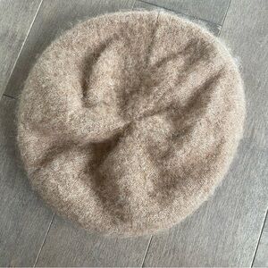 🦙 NWOT Alpaka Beret